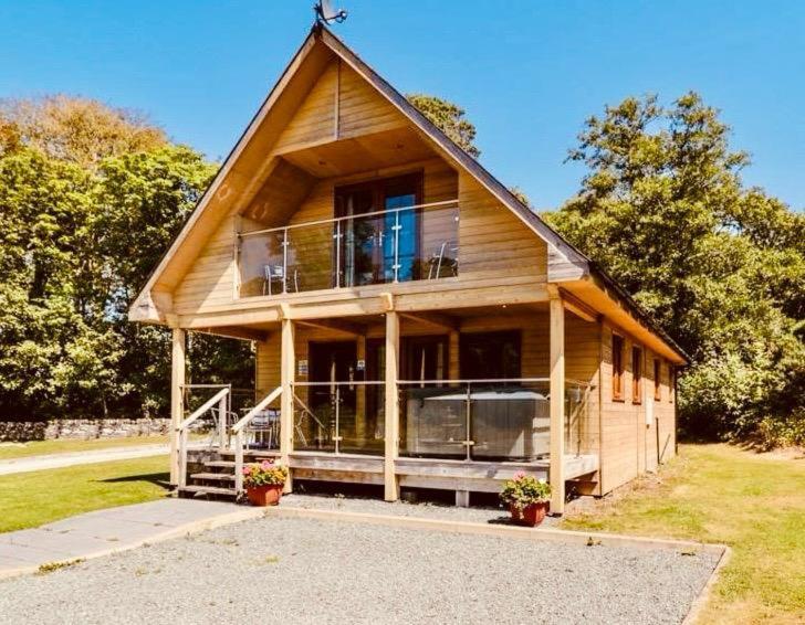 Artro Lodge Luxury 3 Bedroom, 3 Bathroom & Hot Tub Ланбедър Екстериор снимка