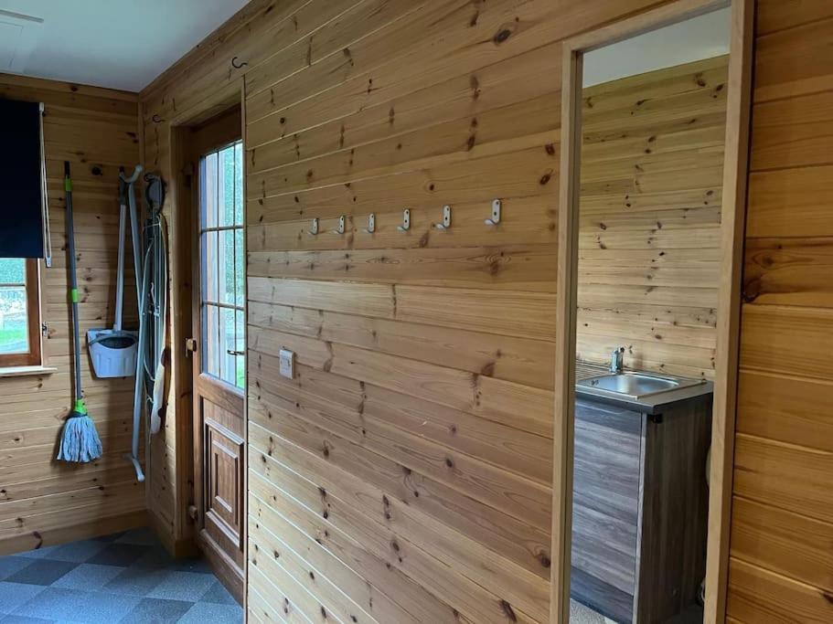 Artro Lodge Luxury 3 Bedroom, 3 Bathroom & Hot Tub Ланбедър Екстериор снимка