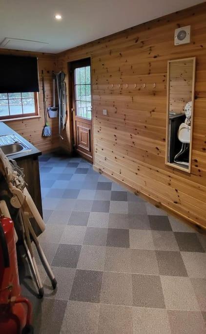 Artro Lodge Luxury 3 Bedroom, 3 Bathroom & Hot Tub Ланбедър Екстериор снимка