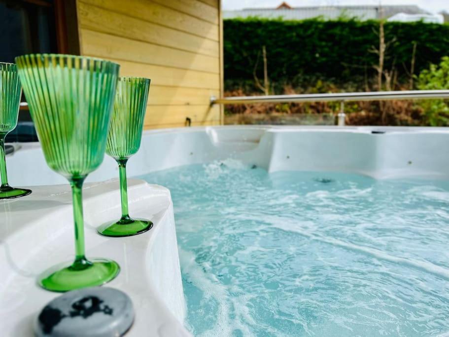 Artro Lodge Luxury 3 Bedroom, 3 Bathroom & Hot Tub Ланбедър Екстериор снимка